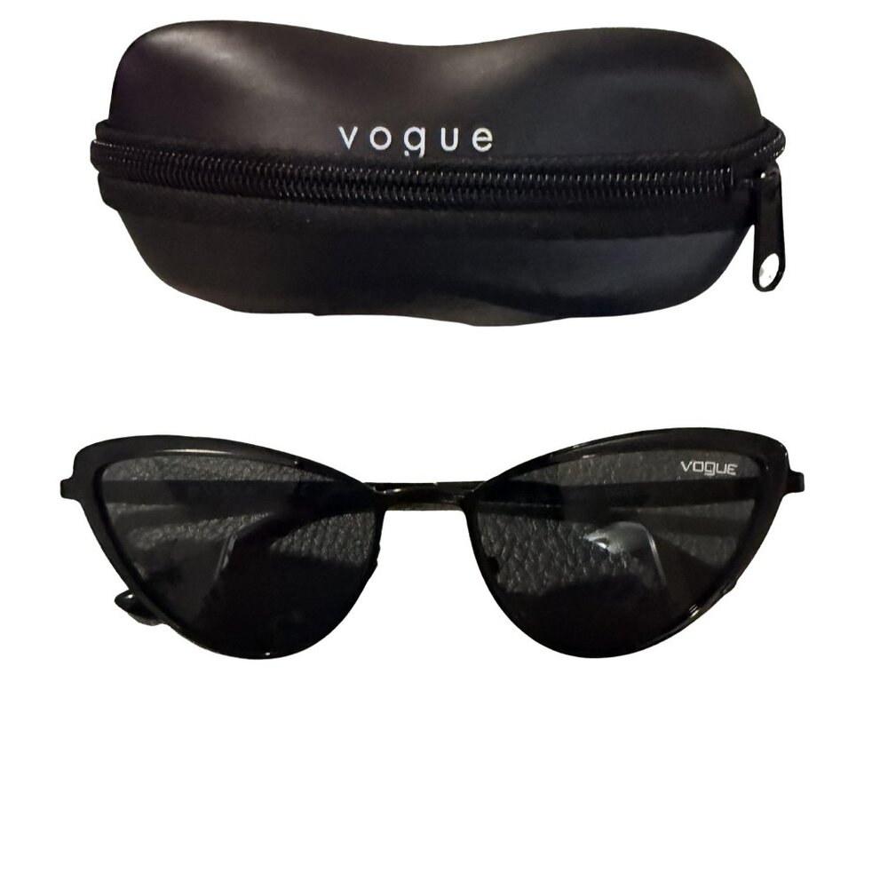 🖤 Vogue Black Cat-Eye Sunglasses | NWT + Case 🖤